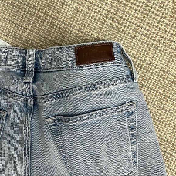 Hollister Co. Hi-Rise Crop Distressed Jeans - Picture 5 of 7